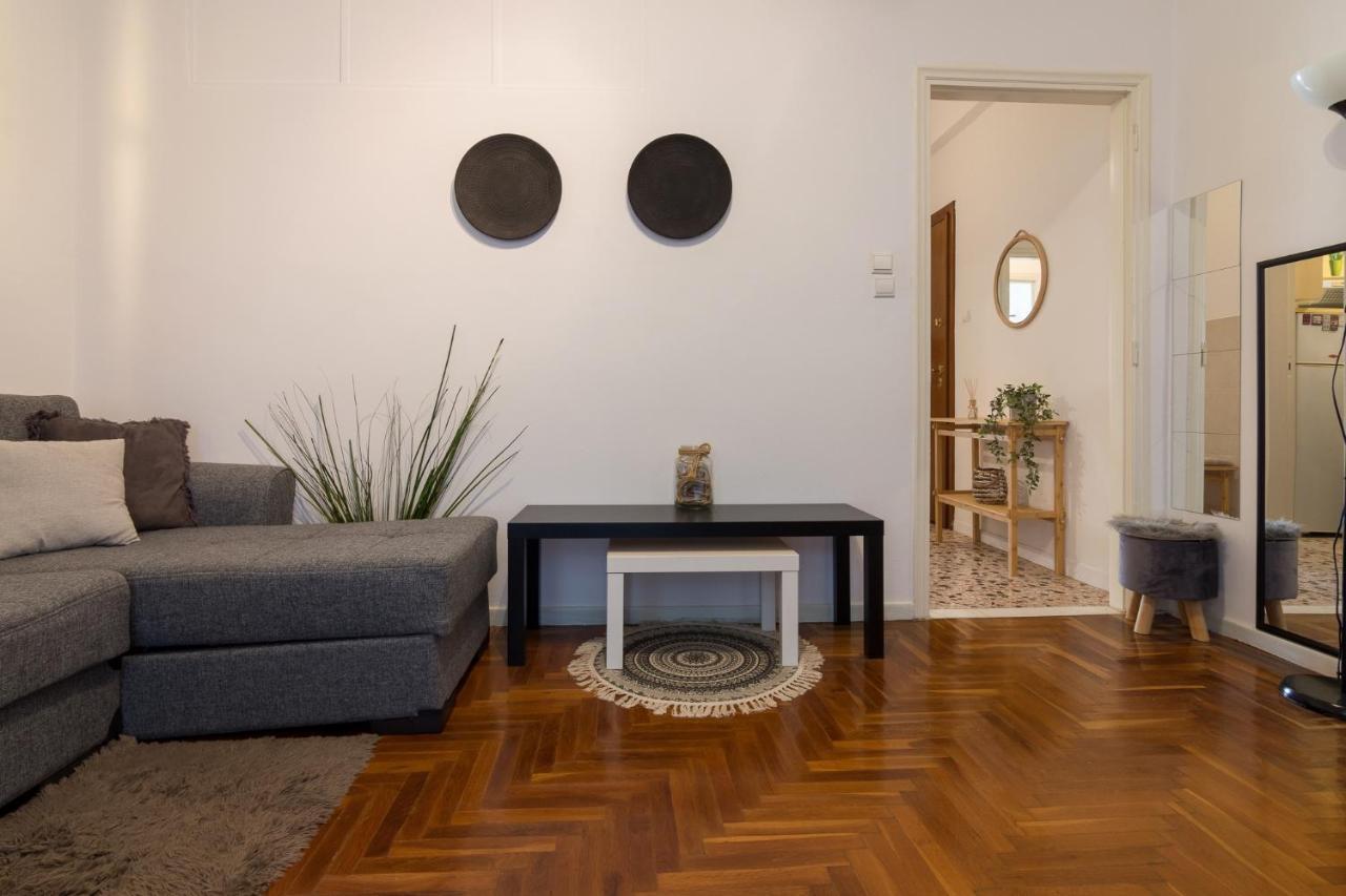 Classic And Modern Apartment In Athene Buitenkant foto