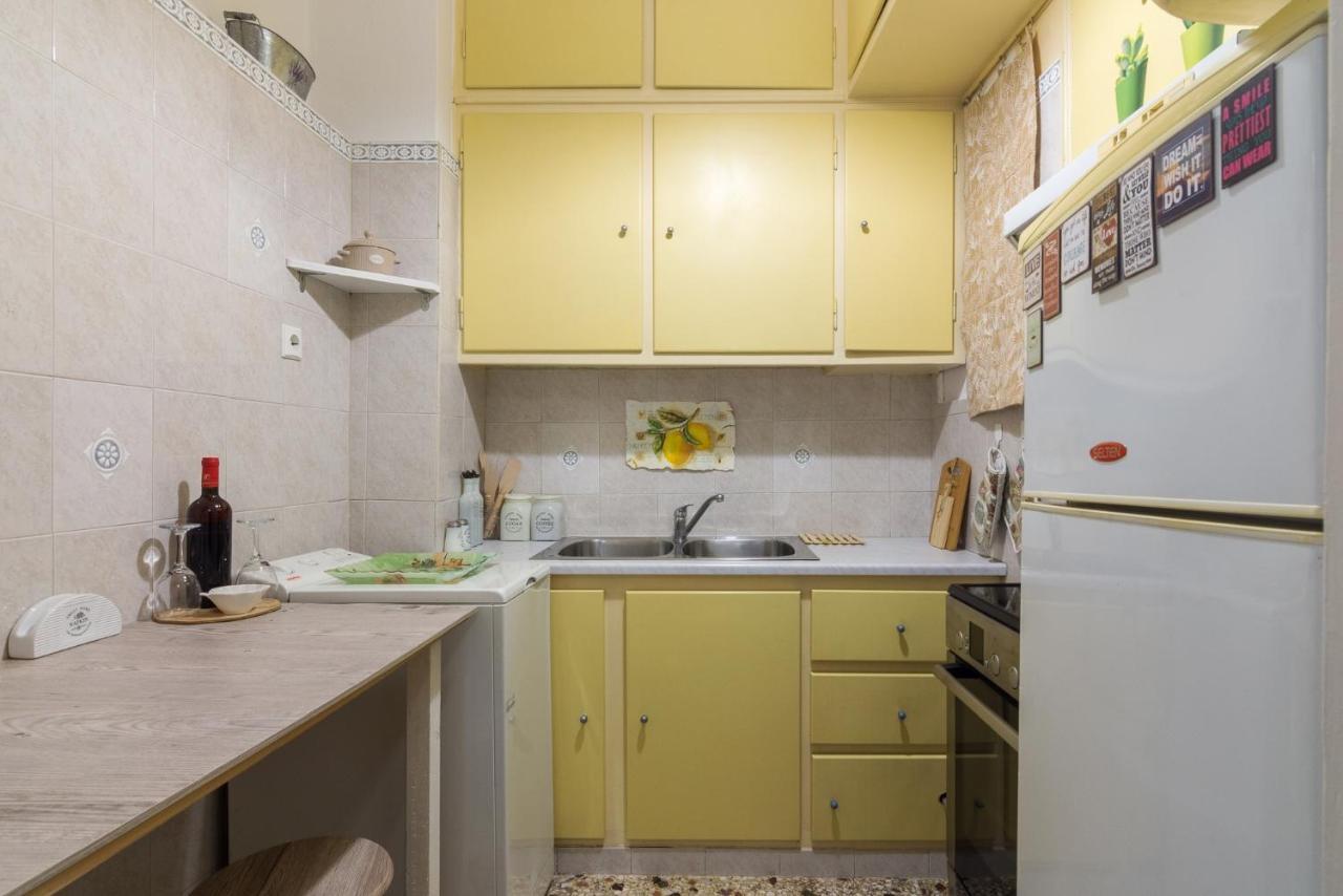 Classic And Modern Apartment In Athene Buitenkant foto