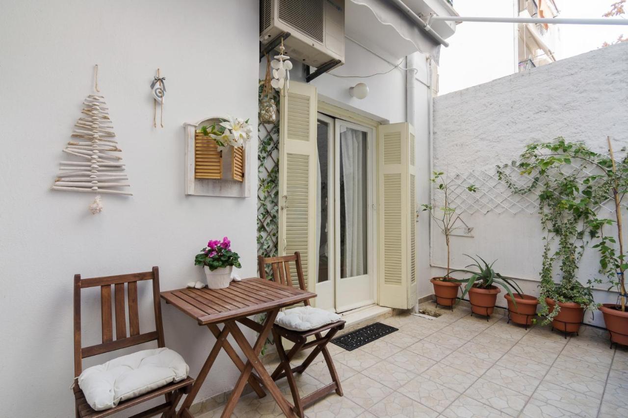 Classic And Modern Apartment In Athene Buitenkant foto