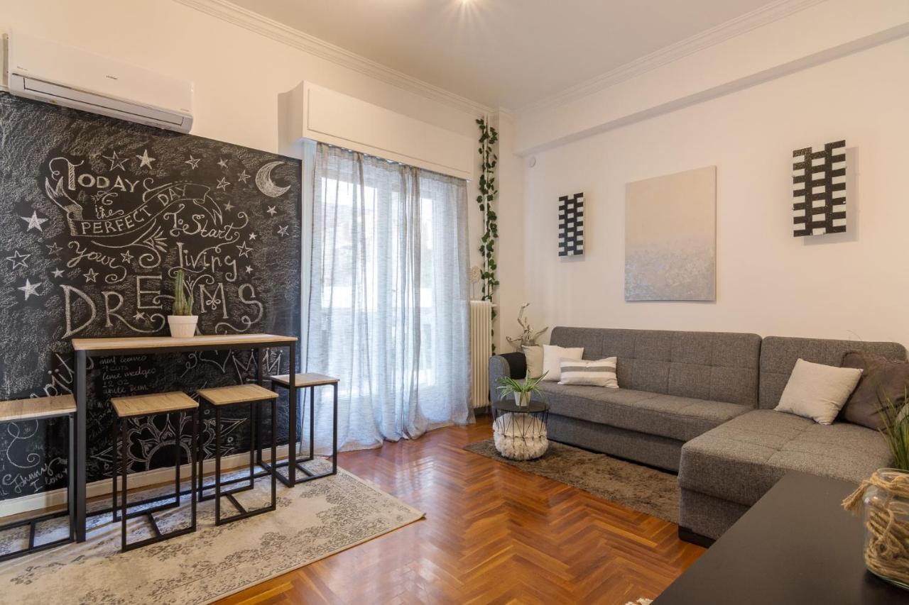 Classic And Modern Apartment In Athene Buitenkant foto