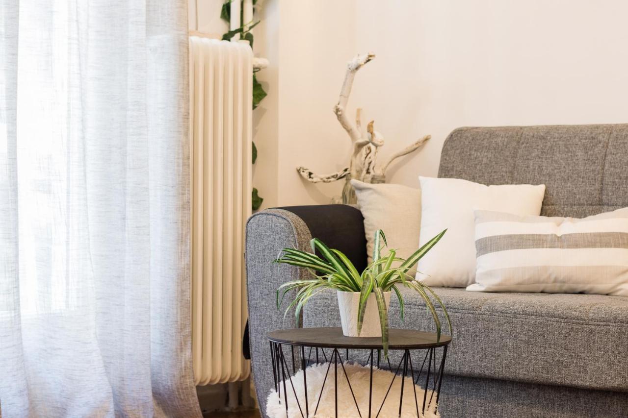 Classic And Modern Apartment In Athene Buitenkant foto