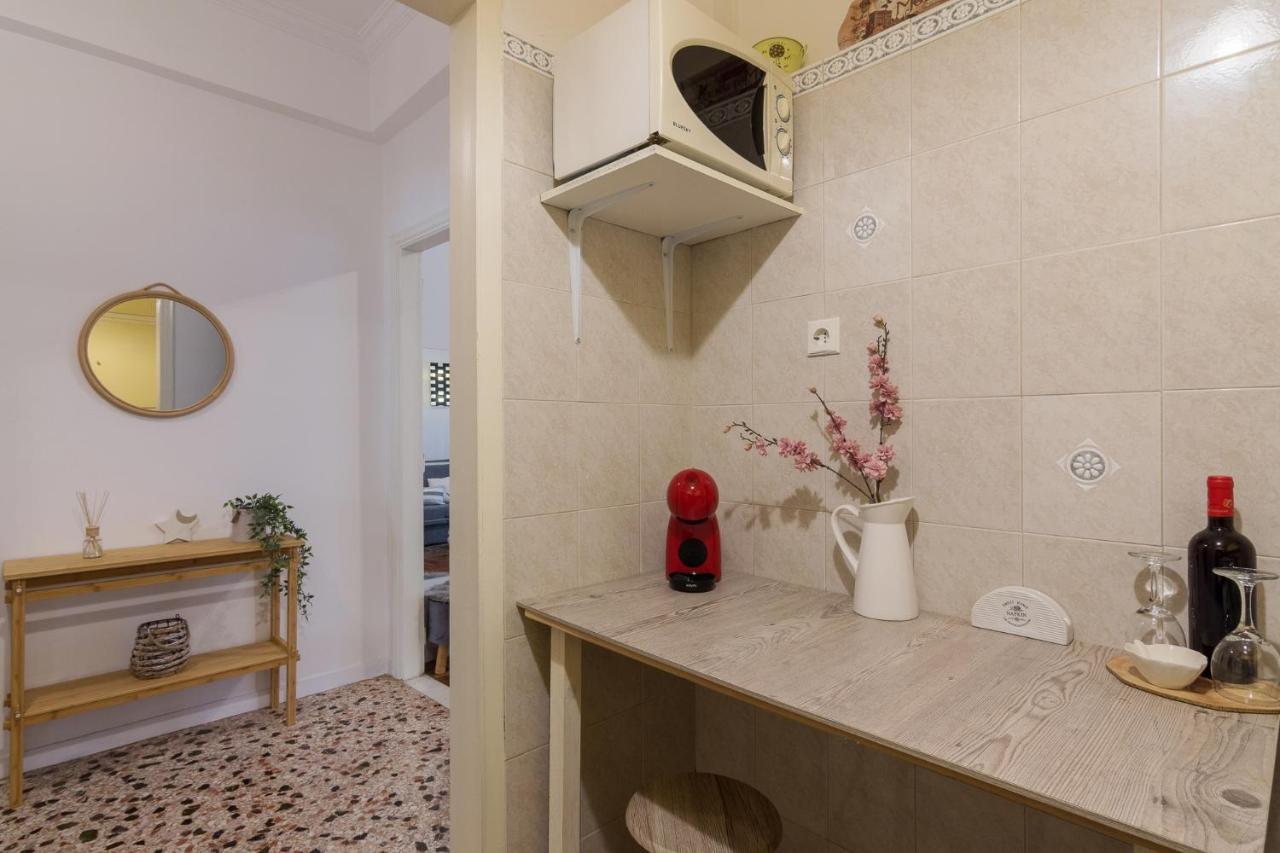 Classic And Modern Apartment In Athene Buitenkant foto